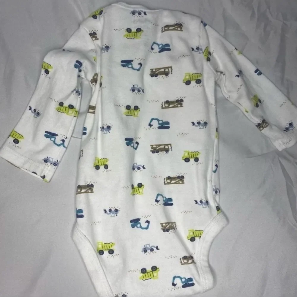 One long sleeve and one short sleeve onesie size 0-3M